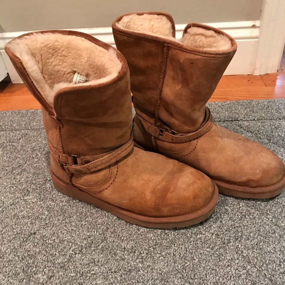 Chestnut Uggs with Unique Detail!